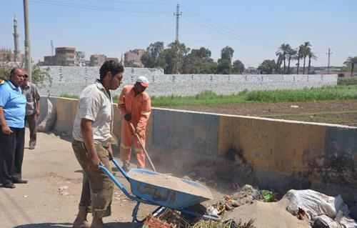 حكومة الانقلاب توفر فرص عمل “جمع القمامة” للشباب