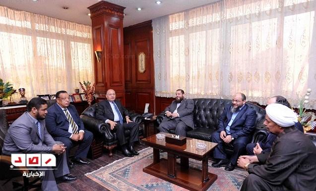 مساعد الرئيس يلتقي أحد فلول الحزب الوطني  بالأقصر