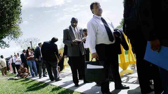 ارتفاع عدد المطالبين بإعانة البطالة بأمريكا