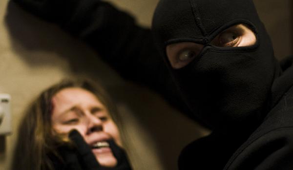 أهالي شطورة سوهاج يقطعون الطريق احتجاج على اختطاف فتاة