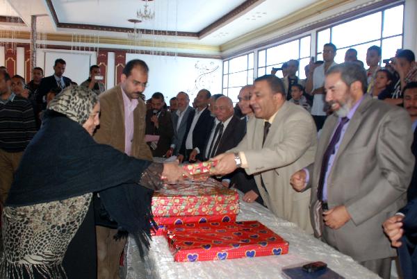 محافظ سوهاج يكرم الامهات المثاليات