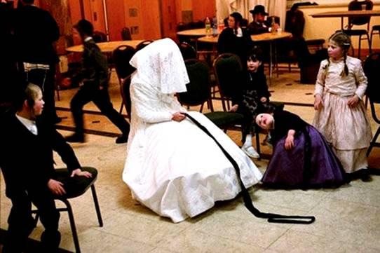 النقاب والعادة اليهودية