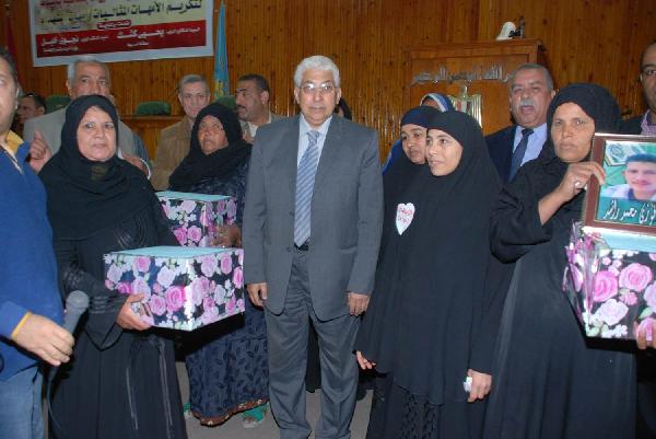 تكريم أمهات شهداء الثورة وحادث منفلوط في احتفالية بأسيوط