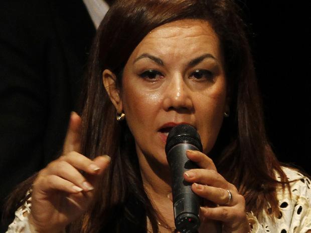 بثينة كامل تحذر شباب الاخوان من التعدي عليها