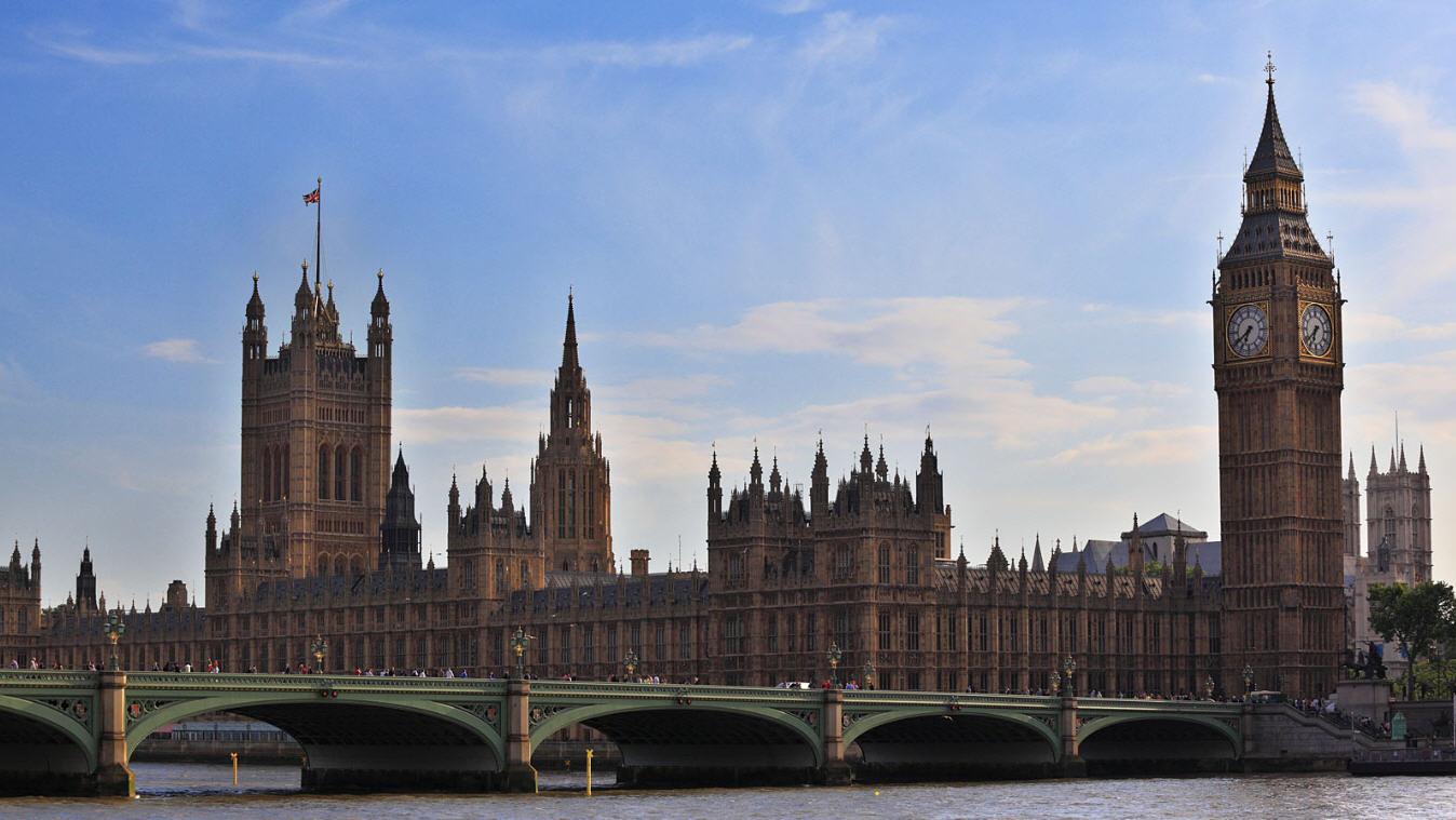 مقتل امرأة ومنفذ الهجوم على مجلس العموم البريطاني