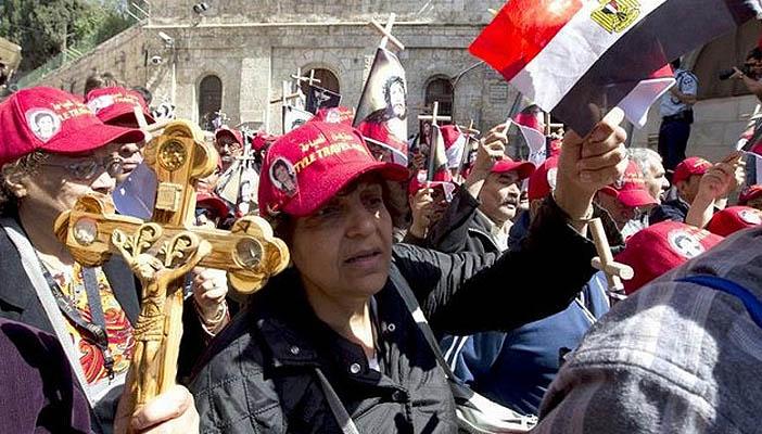 الأقباط يخالفون الكنيسة ويسافرون للحج بالقدس 4 إبريل