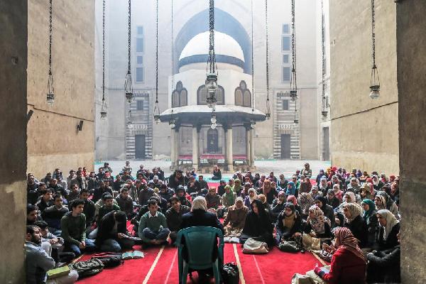 منع الدروس وإغلاق المساجد.. سياسة الانقلاب الممنهجة