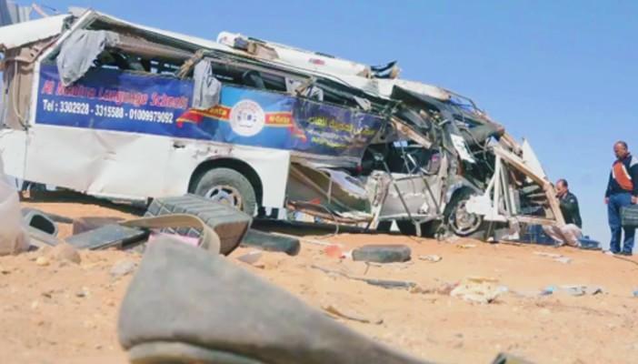 مصرع وإصابة 14 في انقلاب ميكروباص ببني سويف