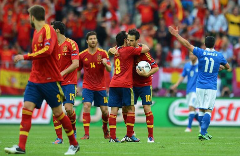 المنتخب الإيطالي يواجه نظيره الإسباني غدًا وسط تخوفات بسبب حادث بروكسل