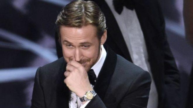 بعد شهر.. بطل فيلم لا لا لاند يكشف سبب ضحكه خلال حفل جوائز الأوسكار