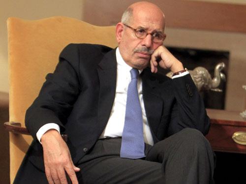 البرادعي يسافر الإمارات و الفيس بوك “مستحملش تويتات الرئيس”