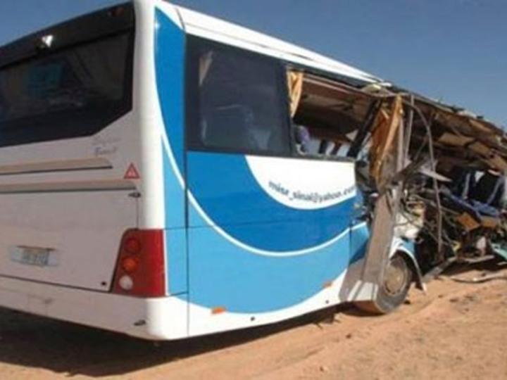 مصرع سائح وإصابة 11 آخرين في حادث بطريق دهب