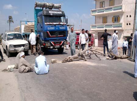 سائقو الحامول يقطعون “خط إسكندرية”  بسبب الإتاوات