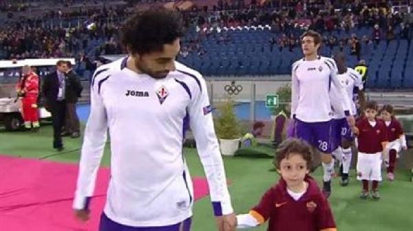 ماذا قال والد الطفل اليهودي الذي كان يمسك بصلاح