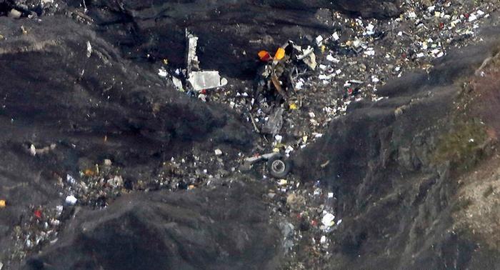 العثور على الصندوق الأسود للطائرة الألمانية المنكوبة