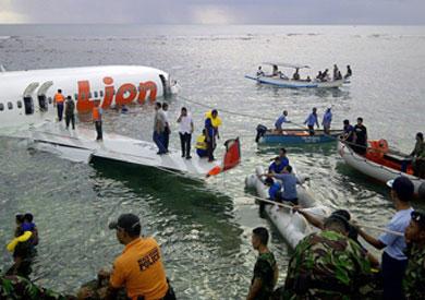 استراليا تعلق البحث عن الطائرة الماليزية بسبب الأحوال الجوية