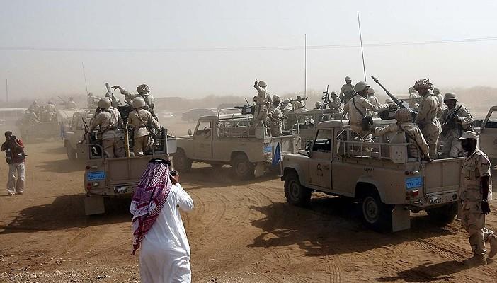 مسئولون أمريكيون: السعودية تحرك قواتها تجاه الحدود اليمنية