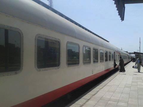 تأخر قطار بأسيوط ساعتين لرفض أمناء شرطة دفع التذاكر