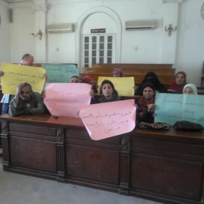 العاملون بزراعة المنيا يصعدون وقفتهم بالإضراب عن الطعام