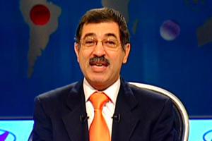 علاء صادق: الصرامة التامة تجاه العنف ضرورة لإنقاذ مصر