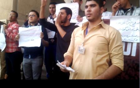 الديدان والحشرات تسكن وجبات طلبة الأزهر