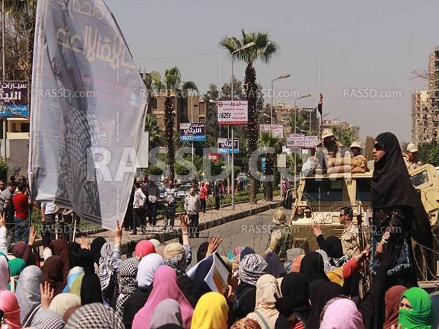 طالبات الأزهر يتظاهرن ضد الانقلاب وداخليته