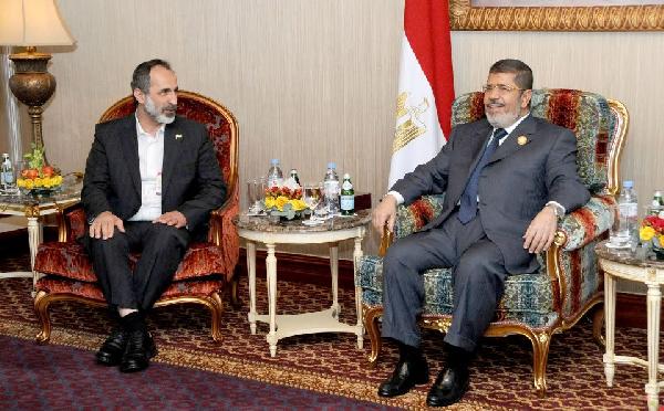 الرئيس للخطيب: حريصون على حل سلمي بعيد عن التدخل الأجنبي