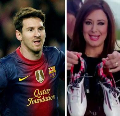 نشطاء: من يرفع البيادة على رأسه يستحق أن يتصدق عليه ميسي بجزمته