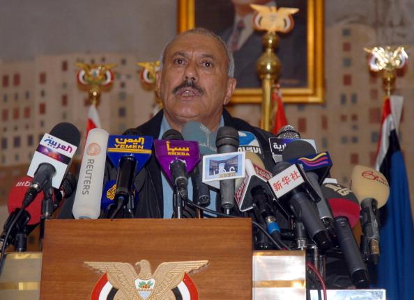 صالح يقدم مبادرة لردع الصدع ولم شمل اليمنيين