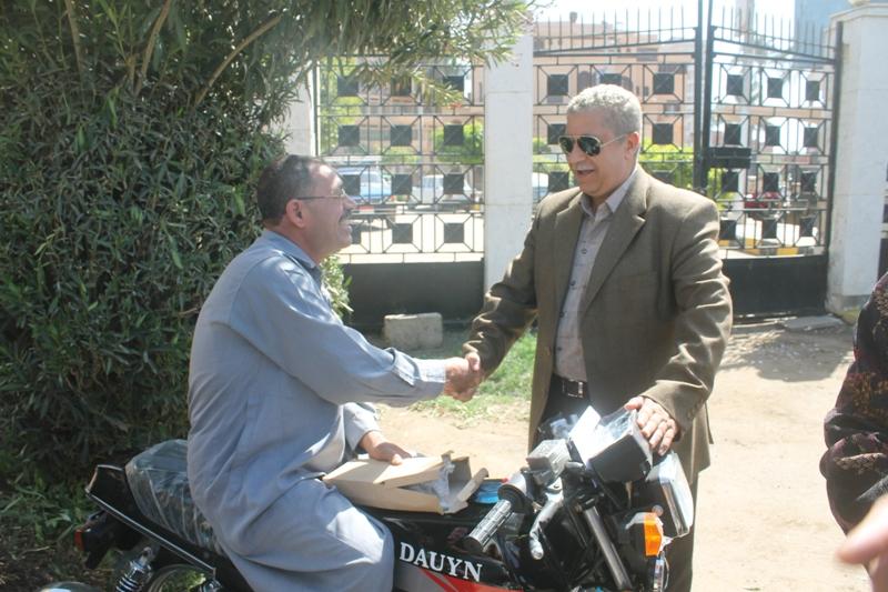 توزيع 27 دراجة بخارية لذوي الاحتياجات بالمنوفية