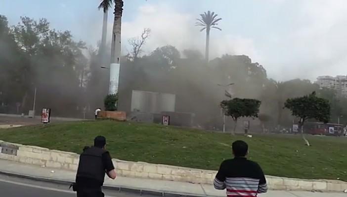 إصابة 8 بينهم 4 ضباط في انفجار أمام بوابات جامعة القاهرة