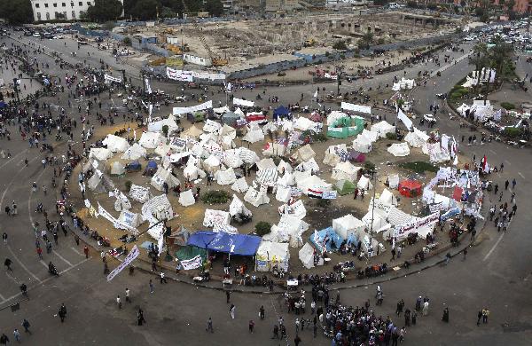 اشتباكات بالتحرير بين أصحاب المحلات والمعتصمين بالأسلحة النارية