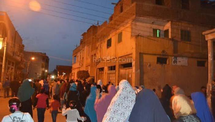 بالصور.. تظاهرات ليلية تندد باقحام السيسي مصر في حرب اليمن