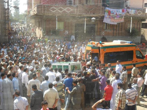 تشييع جنازة  شهيد الواجب في مسقط رأسه بالأقصر