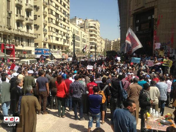 وصول مسيرة الى التحرير بهتاف “ولا سلفية ولا اخوان”