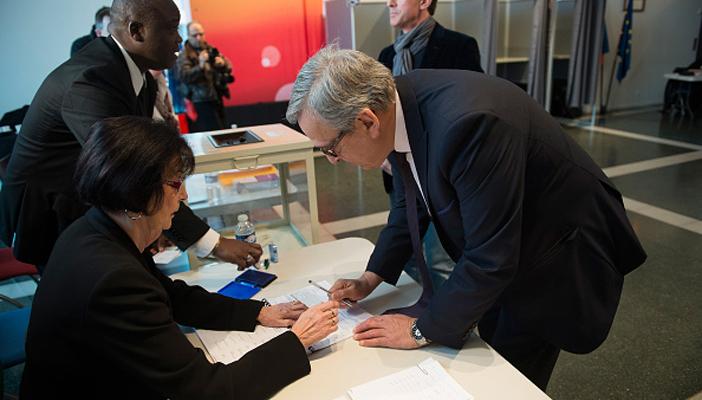 فرنسا: تقدم حزب ساركوزي ومكاسب لليمين المتطرف