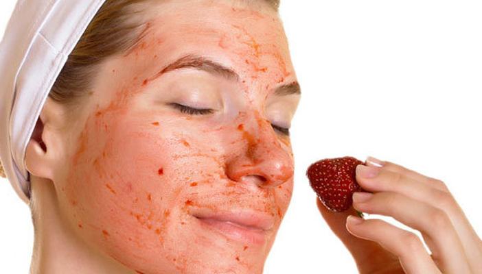 منها الفراولة.. 5 فواكه لتفتيح البشرة