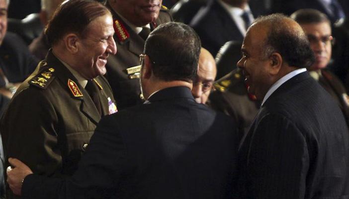 ويكيليكس: اتصالات سرية بين مرشد الإخوان والمجلس العسكري لاحتواء العنف