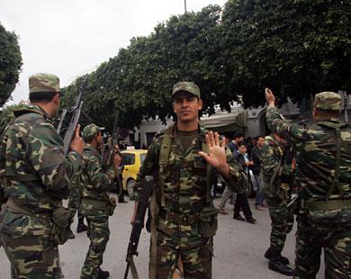 الجيش التونسي يطالب برقابته في الدستور الجديد