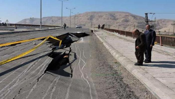 “فرجاني” يكشف أسباب تكرار انهيار الطرق والكباري