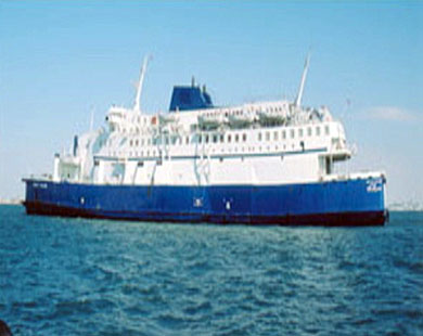 أجهزة الإنقاذ ترفض الاستجابة لطاقم مركب غارق بالبحر الاحمر