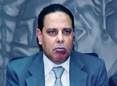 الأسواني: “الانتخابات ليست ديمقراطية ولم نغادر نظام مبارك”