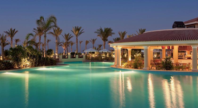 كذبة إبريل.. افتتاح منتجع للعراة في مرسى مطروح الصيف المقبل