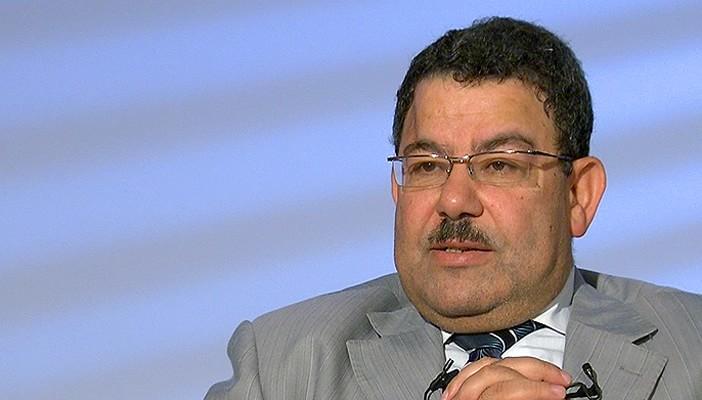 بلاغ ضد سيف عبدالفتاح يتهمه بالتهكم على السيسي