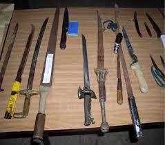 طلاب يشتبكون بالأسلحة البيضاء ببورسعيد.. وإطلاق نار من الجيش