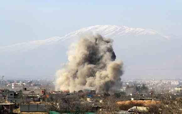 15 شهيدا بقصف براميل لقوات الأسد بحلب