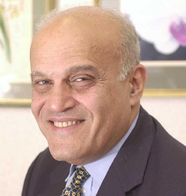 افتتاح مركز جديد لدكتور مجدى يعقوب بأسوان