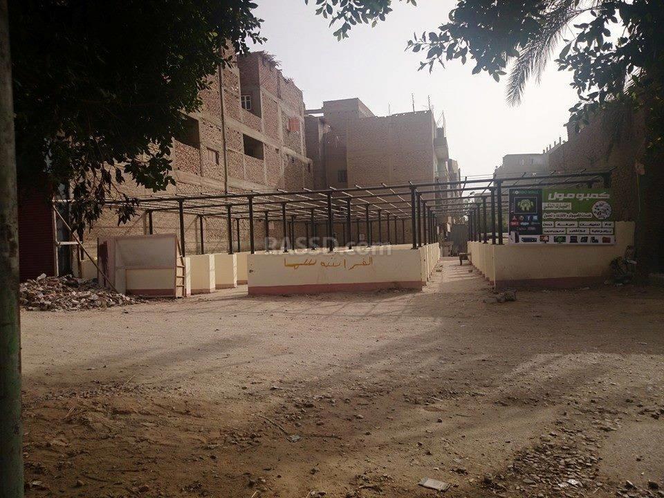 تحول سوق الغانيم بأسيوط لمقلب قمامة .. وتعنت المسؤولين في افتتاحه