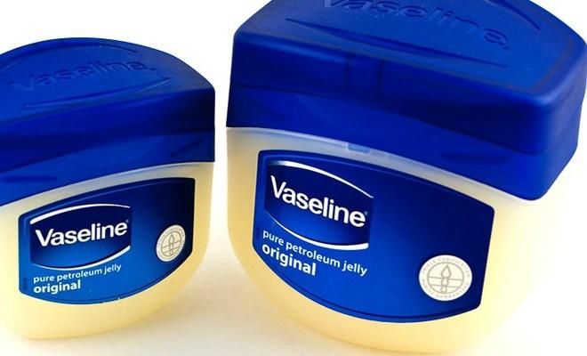 خمسة استخدامات لا تعرفها للفازلين