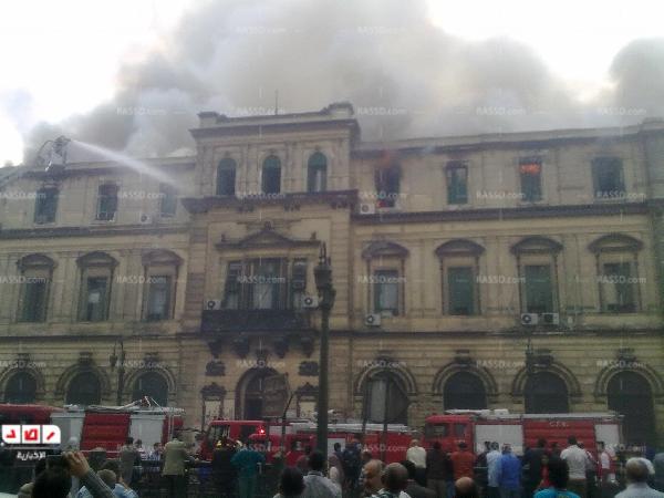 الإطفاء يسيطر على حريق بمكاتب محكمة باب الخلق الإدارية